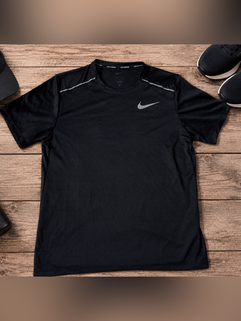 Nike Running Dri-Fit Shirt Men Medium Black Short Sleeve Activewear Gym Workout